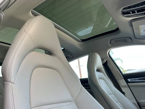 Certified 2021 Porsche Panamera image 17
