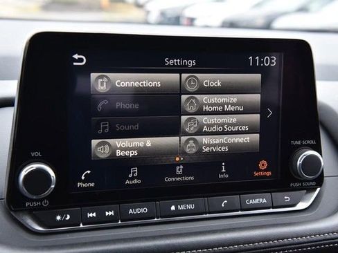 Certified 2025 Nissan Rogue SV image 14