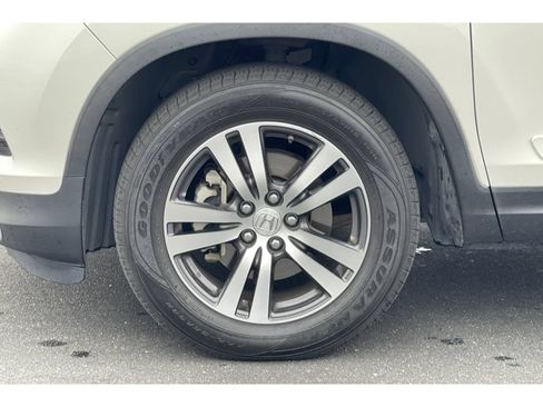 Certified 2018 Honda Pilot EX image 10