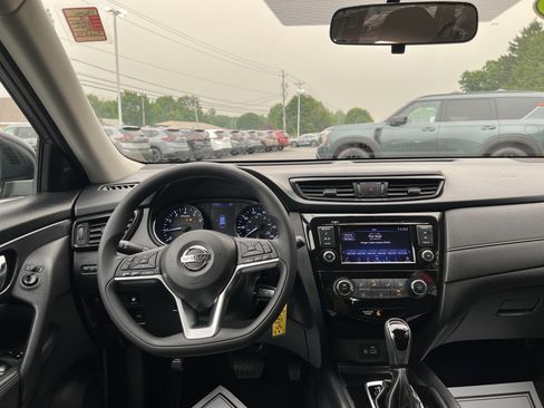 Used 2018 Nissan Rogue S AWD/4WD image 4