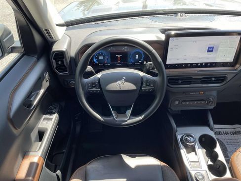 Used 2025 Ford Bronco Sport Outer Banks w/ Outer Banks Tech Package+ AWD/4WD image 14