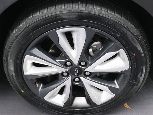 Used 2022 Chevrolet Bolt EUV LT w/ Convenience Package image 36