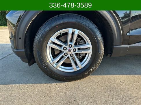 Used 2020 Ford Explorer XLT w/ Equipment Group 202A AWD/4WD image 27