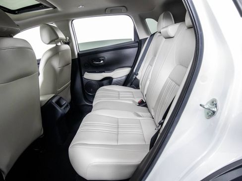 Used 2023 Honda HR-V EX-L image 12