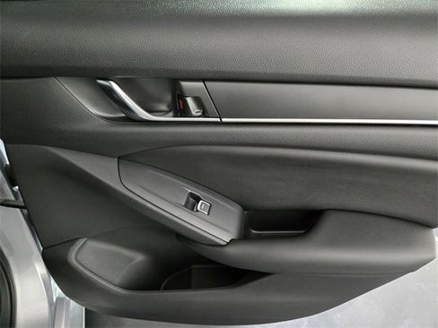 Used 2019 Honda Accord LX image 21
