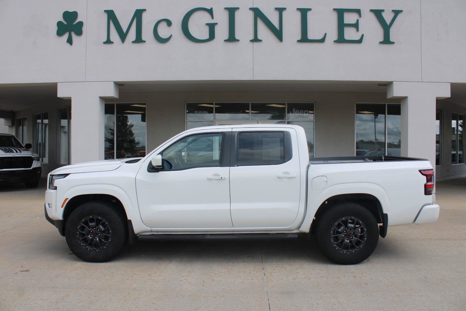 Used 2023 Nissan Frontier SV w/ SV Convenience Package AWD/4WD image 1