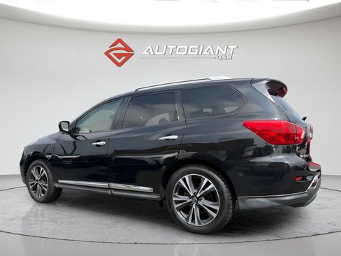 Used 2020 Nissan Pathfinder Platinum FWD image 4