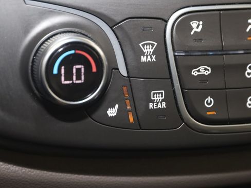 Used 2019 Chevrolet Traverse LT w/ LPO, Floor Liner Package AWD/4WD image 8