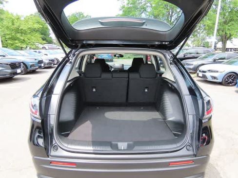 Used 2023 Honda HR-V LX image 11