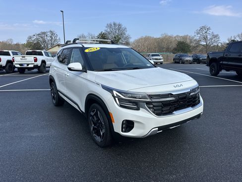 Used 2024 Kia Seltos SX w/ SX Sunroof Package image 3