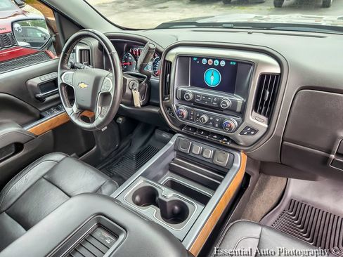 Used 2018 Chevrolet Silverado 1500 LTZ w/ LTZ Plus Package AWD/4WD image 20