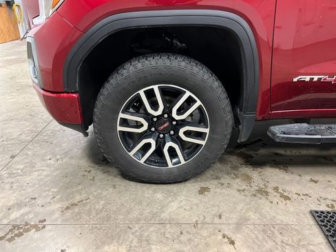 Certified 2020 GMC Sierra 1500 AT4 w/ AT4 Premium Package image 9