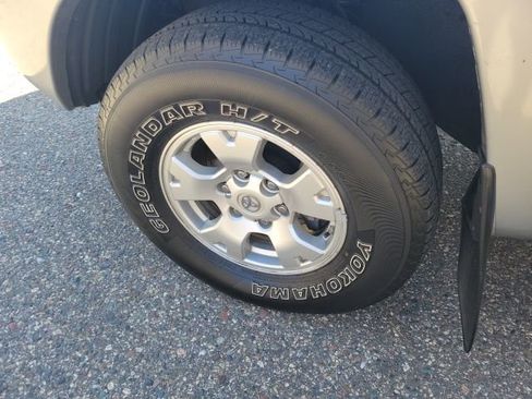 Used 2015 Toyota Tacoma 4x4 Double Cab w/ TRD Off-Road Package image 29