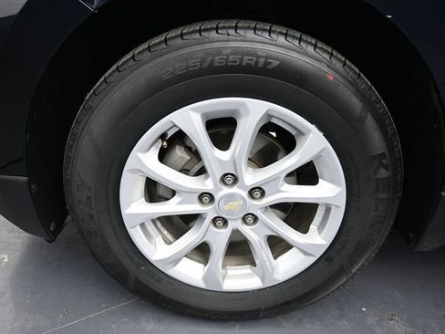 Used 2021 Chevrolet Equinox LS image 24