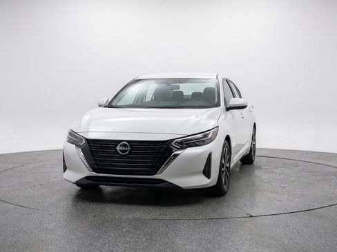 Used 2025 Nissan Sentra SV image 2