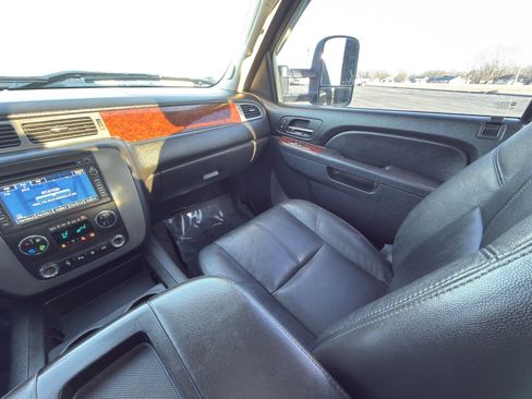 Used 2011 GMC Sierra 2500 SLT w/ SLT Convenience Package image 26