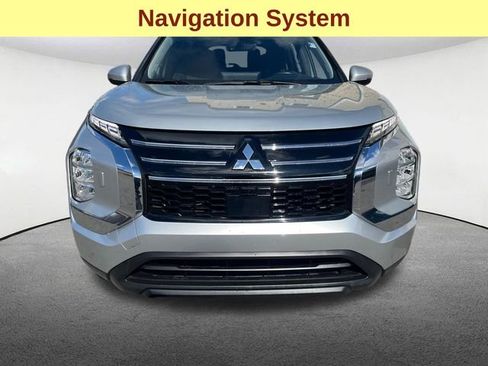 Used 2025 Mitsubishi Outlander ES AWD/4WD image 4