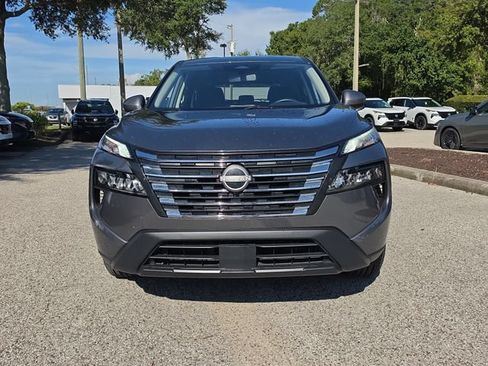 Certified 2025 Nissan Rogue SV FWD image 3