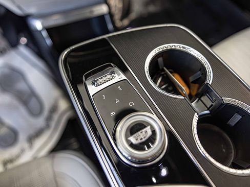 Used 2024 Cadillac Lyriq Sport image 31