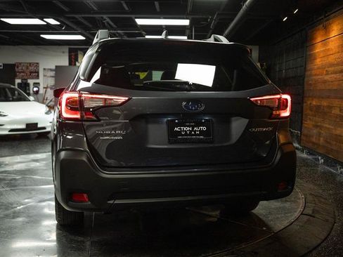 Used 2025 Subaru Outback Premium image 6