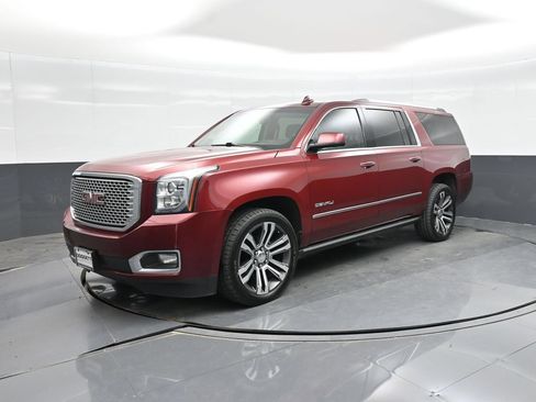 Used 2017 GMC Yukon XL Denali w/ Open Road Package AWD/4WD image 26