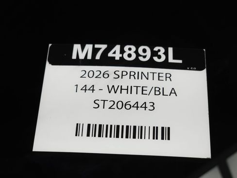 Used 2025 Mercedes-Benz Sprinter 2500 image 27