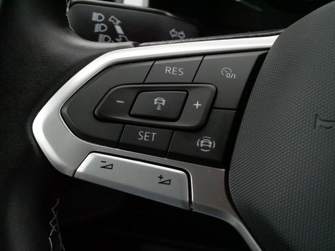 Certified 2023 Volkswagen Atlas SE image 25