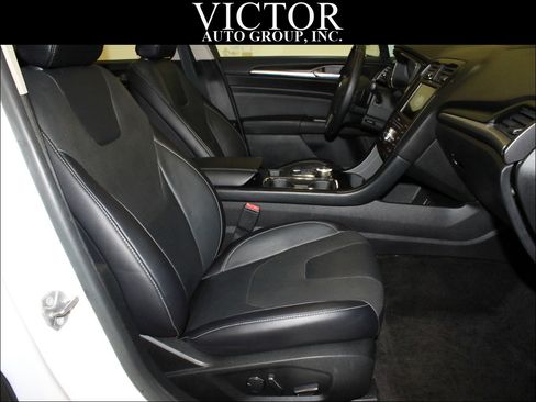 Used 2018 Ford Fusion Titanium image 37