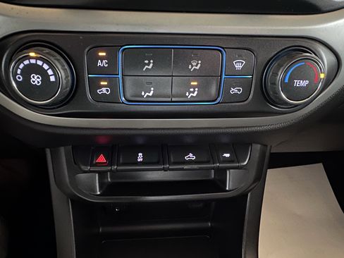 Used 2020 Chevrolet Colorado LT image 44