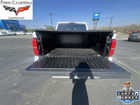 Used 2025 Toyota Tacoma TRD Off-Road AWD/4WD image 31