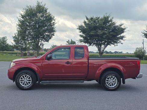 Used 2014 Nissan Frontier SV w/ SV Value Truck Package AWD/4WD image 5