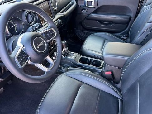 Used 2023 Jeep Wrangler Unlimited Sahara image 10
