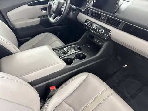 Used 2025 Honda Pilot EX-L image 26