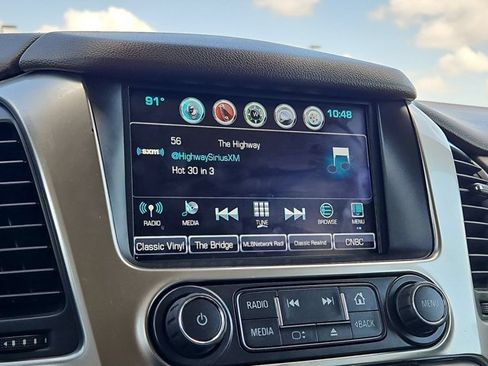 Used 2020 Chevrolet Suburban LT AWD/4WD image 14