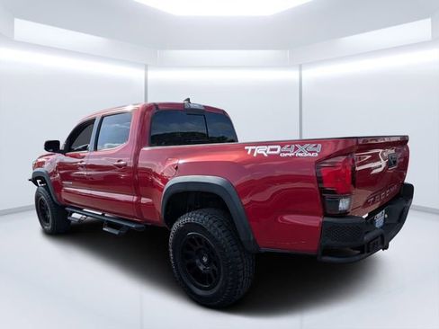 Used 2018 Toyota Tacoma TRD Off-Road AWD/4WD image 5