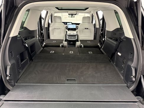 Used 2025 Ford Expedition Active AWD/4WD image 36