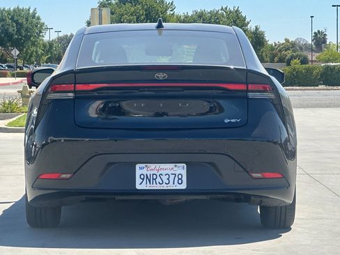 Used 2024 Toyota Prius LE image 5