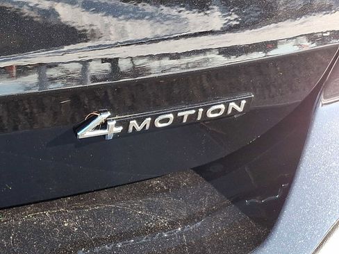 Certified 2025 Volkswagen Taos SE w/ Panoramic Sunroof Package image 29