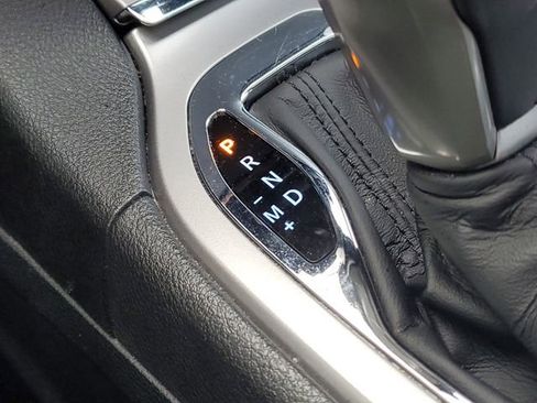 Used 2019 Jeep Grand Cherokee Limited w/ Luxury Group II image 35