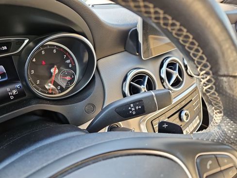 Used 2020 Mercedes-Benz GLA 250 image 11