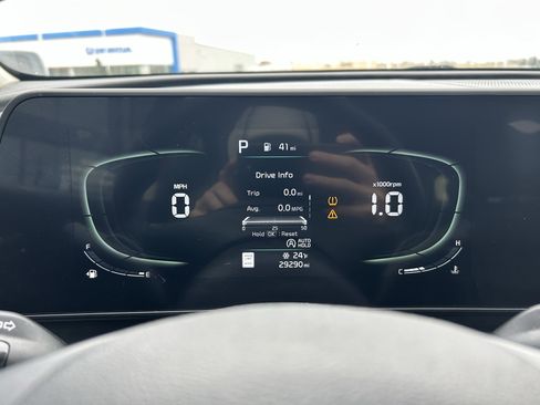 Used 2023 Kia Sportage EX image 11