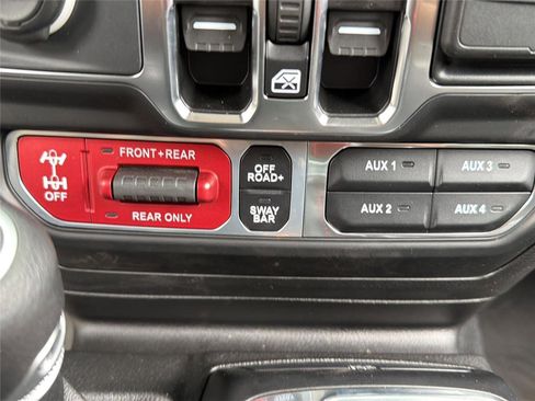 Used 2023 Jeep Wrangler Unlimited Rubicon w/ Safety Group AWD/4WD image 18