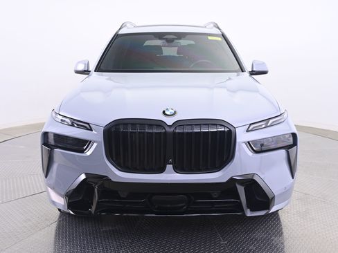 Used 2025 BMW X7 xDrive40i w/ M Sport Package AWD/4WD image 10