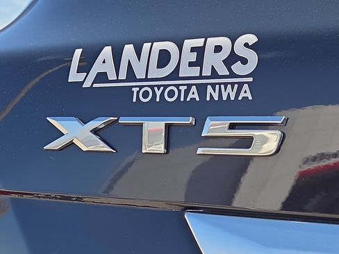 Used 2024 Cadillac XT5 Luxury image 8