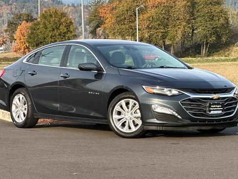 Used 2021 Chevrolet Malibu LT image 1