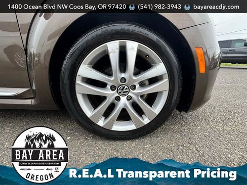 Used 2013 Volkswagen Beetle 2.5 image 23