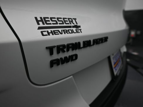 Used 2023 Chevrolet TrailBlazer RS w/ Sun and Liftgate Package image 35