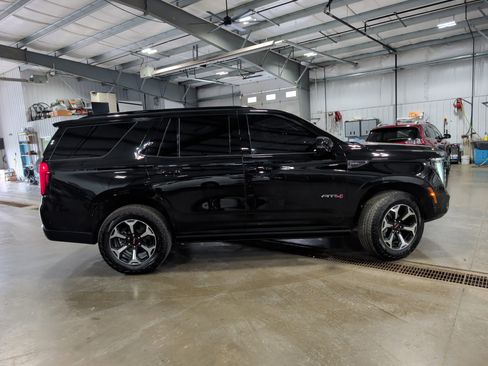 Used 2025 GMC Yukon AT4 w/ AT4 Premium Package AWD/4WD image 2