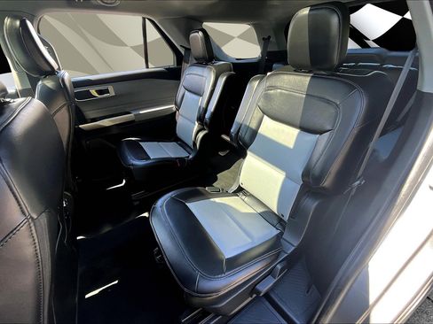 Used 2022 Ford Explorer XLT w/ Equipment Group 202A image 26