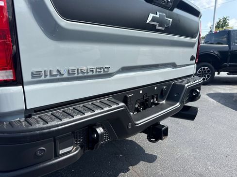 Used 2025 Chevrolet Silverado 2500 ZR2 w/ ZR2 Bison Edition AWD/4WD image 13